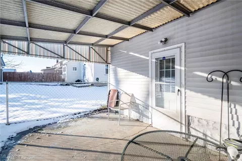 Exterior - 385 Creed St, Struthers, OH 44471 photo 7 of 8