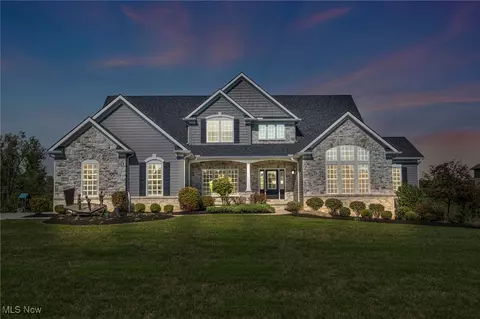 9011 Mulberry Pointe, Brecksville, OH 44141