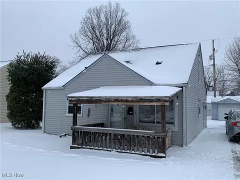 743 E 347th St, Eastlake, OH 44095