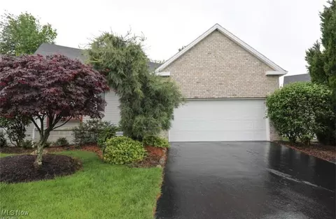 818 Woodfield Ct #B, Boardman, OH 44512