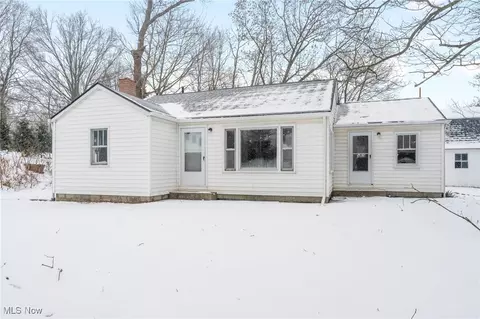 863 N Turner Rd, Austintown, OH 44515