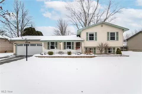 4875 New Rd, Austintown, OH 44515
