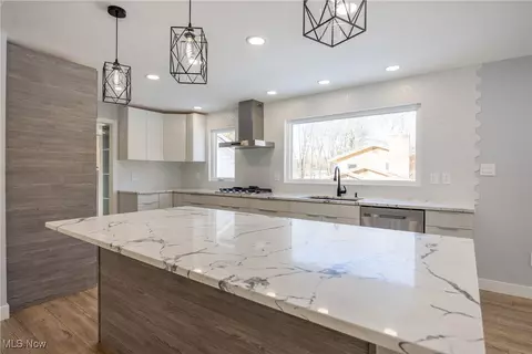 34835 Lakeview Dr, Solon, OH 44139 photo 12