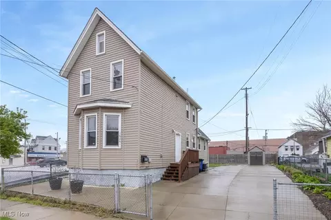 1626 E 33rd St, Cleveland, OH 44114