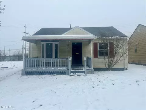 4372 E 154th St, Cleveland, OH 44128