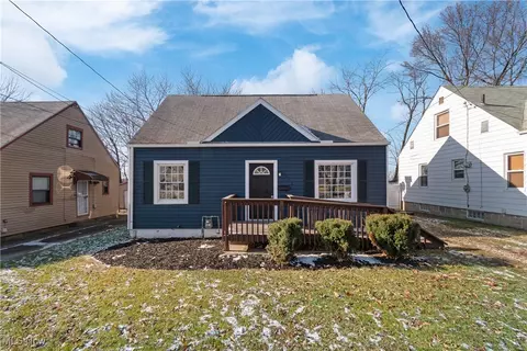 1218 Crestview Ave, Akron, OH 44320