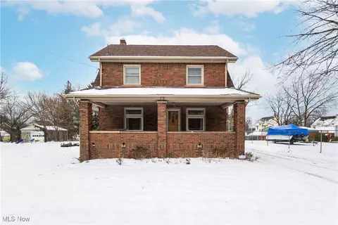 2803 Shady Run Rd, Youngstown, OH 44502