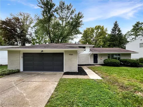 4568 Andorra Dr, North Olmsted, OH 44070