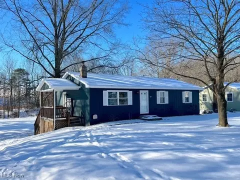1414 Gotthard St SW, Sugarcreek, OH 44681