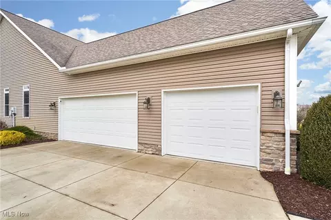 Exterior - 10460 Thicket Trl, Doylestown, OH 44230 photo 8 of 12