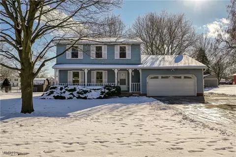 3730 Apache St NW, Uniontown, OH 44685