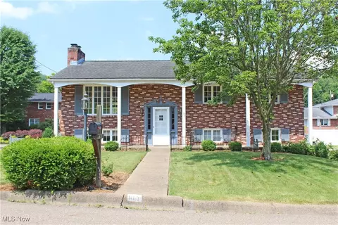 113 Roselawn Blvd, Weirton, WV 26062