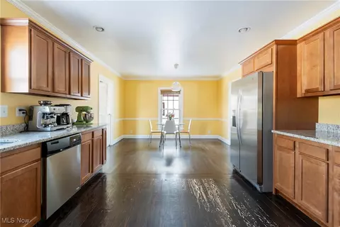 Kitchen - 5749 Gilbert Dr, Boardman, OH 44512 photo 2 of 6
