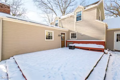 Exterior - 5749 Gilbert Dr, Boardman, OH 44512 photo 6 of 8