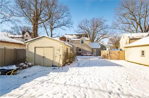Exterior - 5749 Gilbert Dr, Boardman, OH 44512 photo 4 of 8