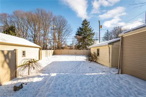 Exterior - 5749 Gilbert Dr, Boardman, OH 44512 photo 7 of 8