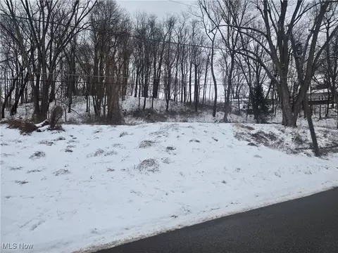1235 Devin St, Zanesville, OH 43701