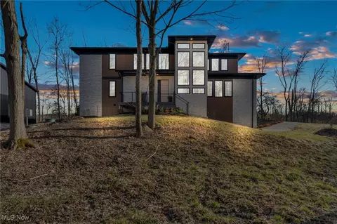 2406 Twelve Oaks Cir, Medina, OH 44256