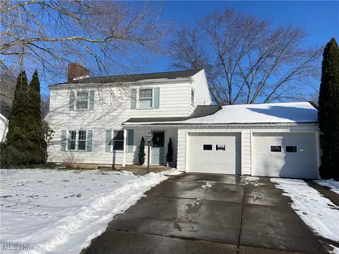 481 N Cross St, Newcomerstown, OH 43832