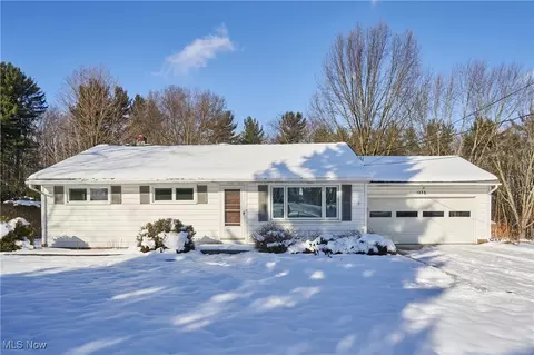 1233 High View Dr, Wadsworth, OH 44281