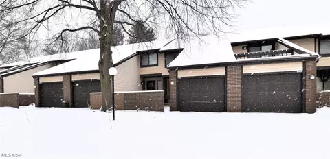 4466 Habersham Ln S, Richmond Heights, OH 44143