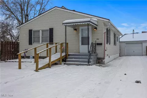 2912 Denver Ave, Lorain, OH 44055
