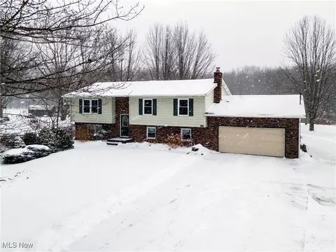 3750 Wilson Sharpsville Rd, Cortland, OH 44410