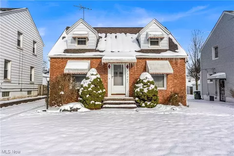 13207 Grannis Rd, Garfield Heights, OH 44125
