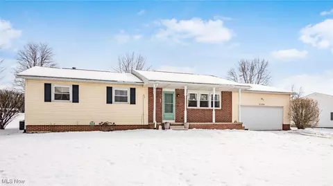 5330 Northcrest Dr, Nashport, OH 43830