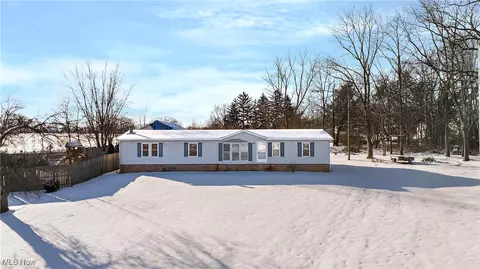 4243 Sunnyside Ave, Louisville, OH 44641
