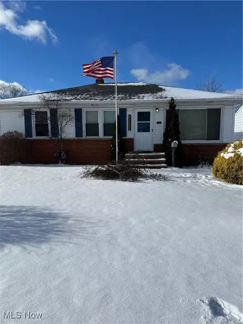 29633 Fairway Blvd, Willowick, OH 44095