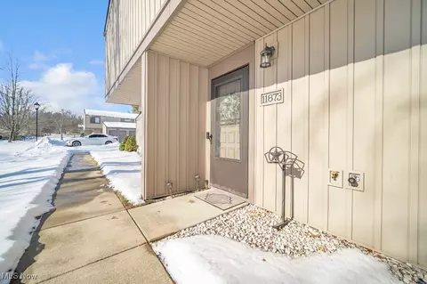 11873 Harbour Light Dr, North Royalton, OH 44133