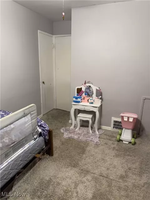 Bedroom - 601 Cornell Ave, Elyria, OH 44035 photo 3 of 8