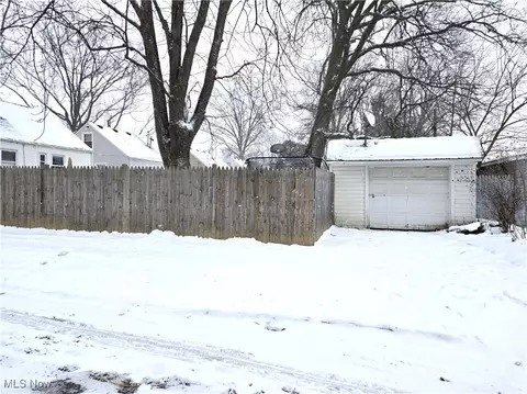 Exterior - 601 Cornell Ave, Elyria, OH 44035 photo 6 of 6