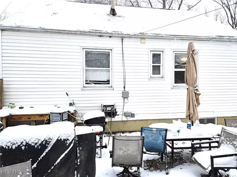 Exterior - 601 Cornell Ave, Elyria, OH 44035 photo 3 of 6