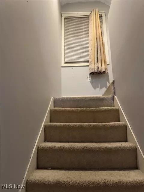 Entry Way - 601 Cornell Ave, Elyria, OH 44035 photo 3 of 4