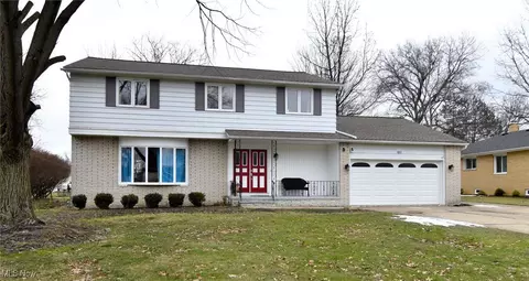 657 Jefferson Dr, Highland Heights, OH 44143