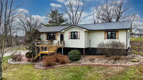 805 Bethel Rd, Marietta, OH 45750