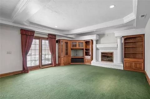 Living - 3850 Jaycox Rd, Avon, OH 44011 photo 6 of 8