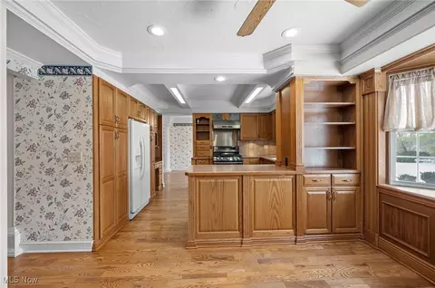Kitchen - 3850 Jaycox Rd, Avon, OH 44011 photo 2 of 4
