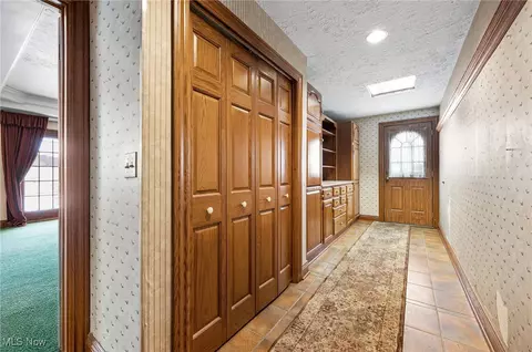 Entry Way - 3850 Jaycox Rd, Avon, OH 44011 photo 2 of 2