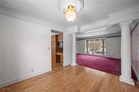 Living - 3850 Jaycox Rd, Avon, OH 44011 photo 4 of 8