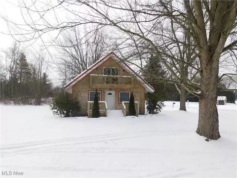 2515 Hayford Rd, Rock Creek, OH 44084