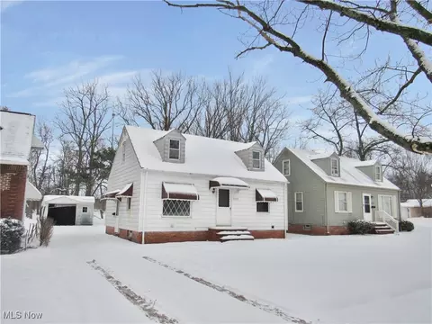 Exterior - 20613 Hansen Rd, Maple Heights, OH 44137 photo 2 of 3