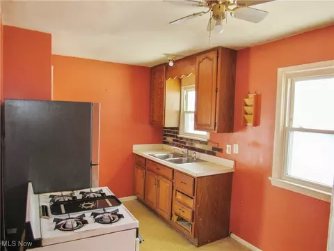 Kitchen - 20613 Hansen Rd, Maple Heights, OH 44137 photo 2 of 2