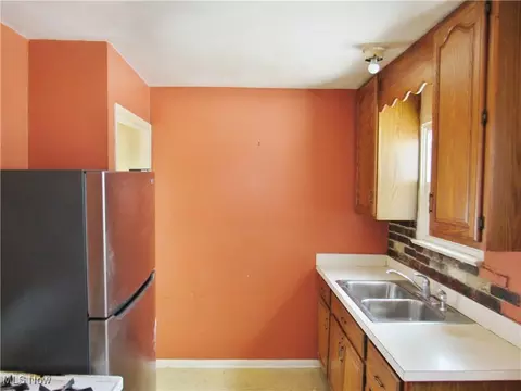 Kitchen - 20613 Hansen Rd, Maple Heights, OH 44137 photo 1 of 2