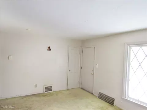 Living - 20613 Hansen Rd, Maple Heights, OH 44137 photo 3 of 4