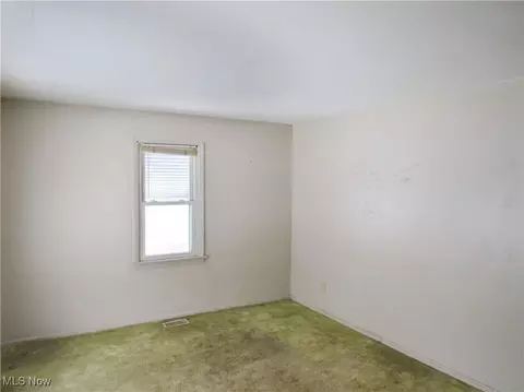 Bedroom - 20613 Hansen Rd, Maple Heights, OH 44137 photo 2 of 10