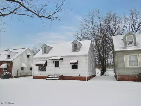 Exterior - 20613 Hansen Rd, Maple Heights, OH 44137 photo 3 of 3