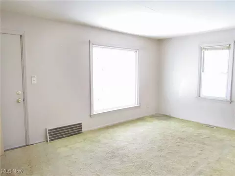 Living - 20613 Hansen Rd, Maple Heights, OH 44137 photo 1 of 4